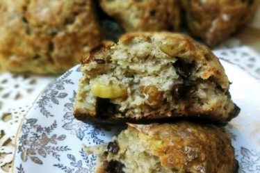banana nut scones with chocolate chips
