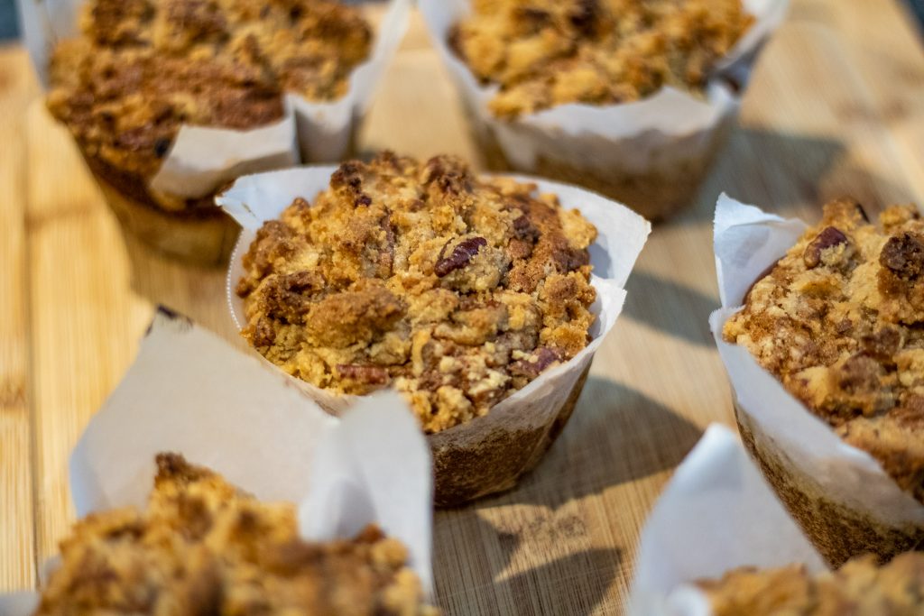 banana bread muffin with crumb topping